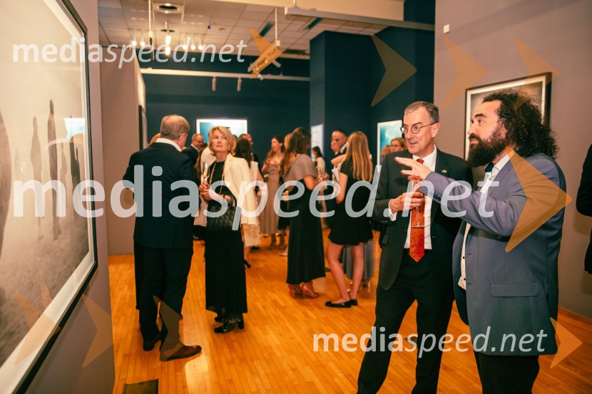  ... ;   Jure Novak, generalni direktor, Cankarjev domSydney Dance Company: Dvojina, plesna predstava v Cankarjevem domu