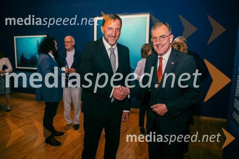  Klemen Boštjančič, minister za finance;  ... Sydney Dance Company: Dvojina, plesna predstava v Cankarjevem domu