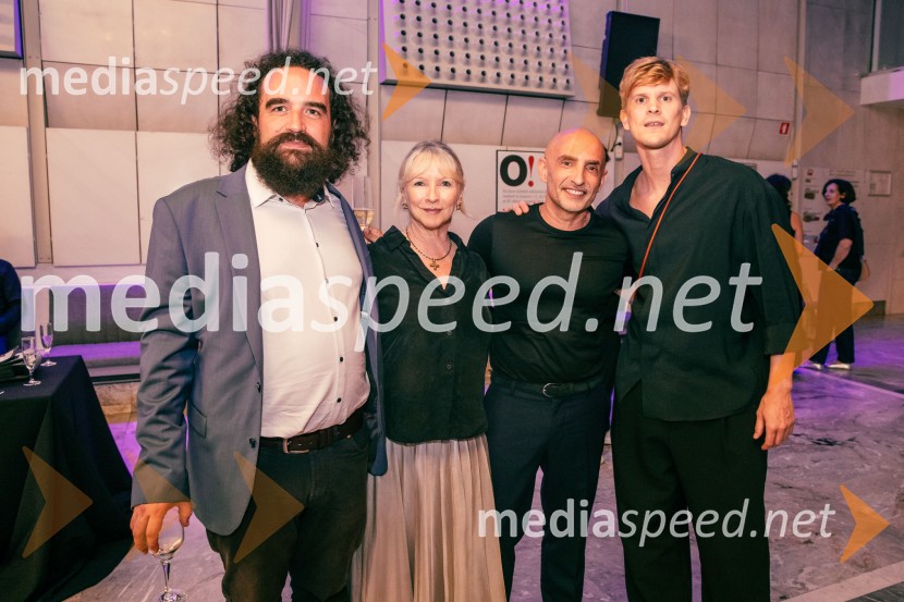   Jure Novak, generalni direktor, Cankarjev dom;  ... ;  Rafael Bonachela, koreograf;  Lukas Zuschlag, umetniški direktor ljubljanskega baletaSydney Dance Company: Dvojina, plesna predstava v Cankarjevem domu