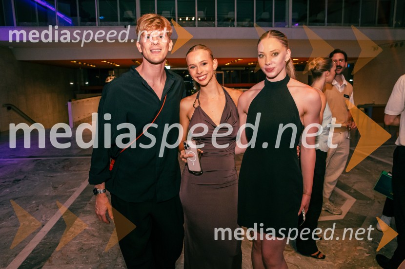  Lukas Zuschlag, umetniški direktor ljubljanskega baleta;  ... ;  ... Sydney Dance Company: Dvojina, plesna predstava v Cankarjevem domu