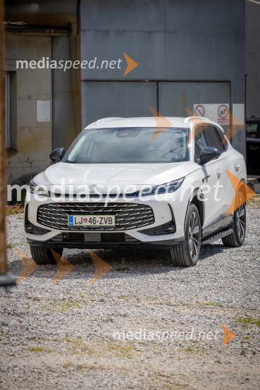 MG EHS Plug-in Hybrid