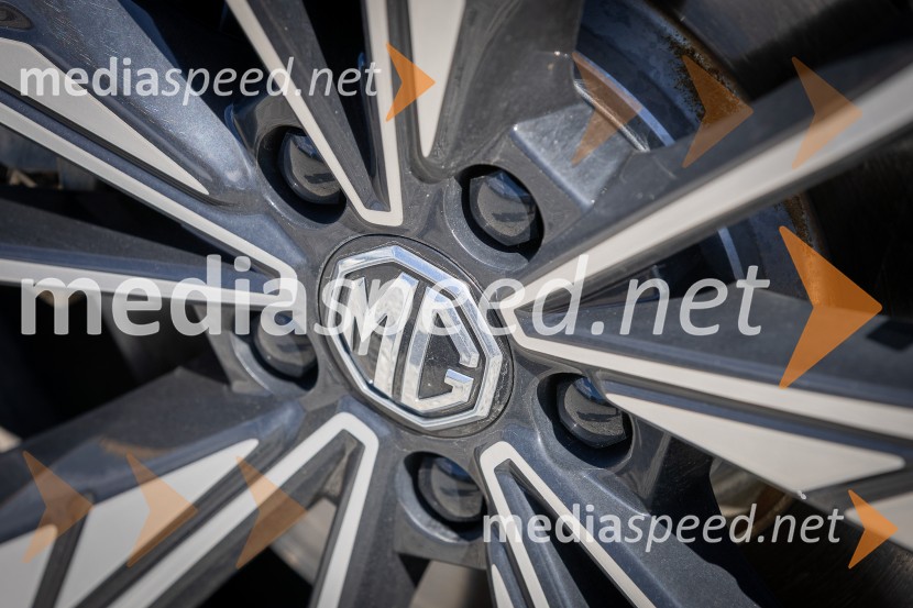 MG EHS Plug-in Hybrid