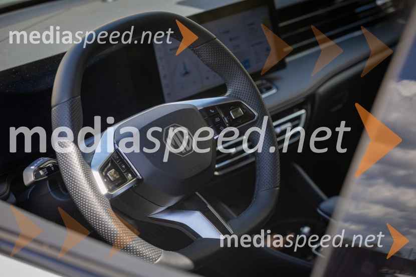 MG EHS Plug-in Hybrid