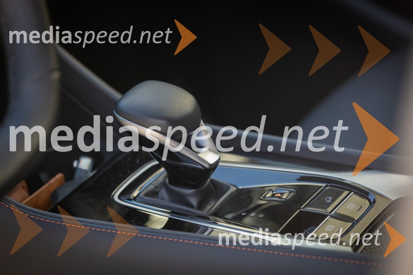 MG EHS Plug-in Hybrid