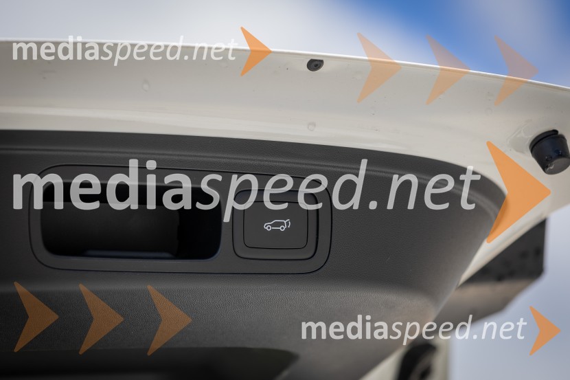 MG EHS Plug-in Hybrid