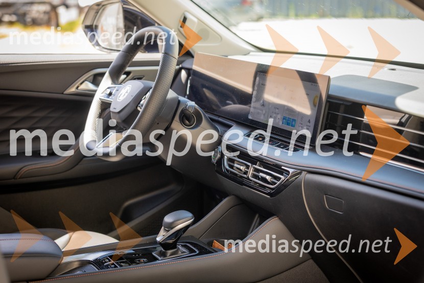 MG EHS Plug-in Hybrid