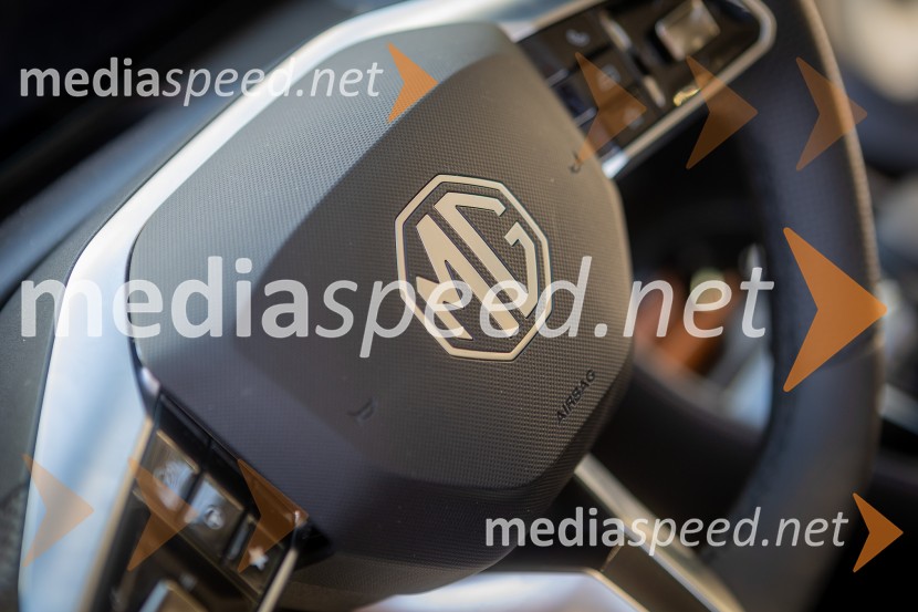 MG EHS Plug-in Hybrid