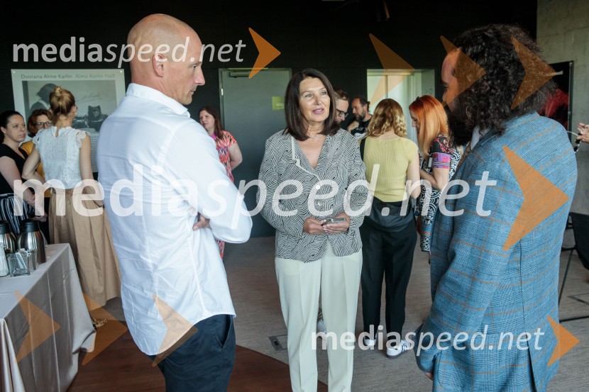  Luka Gabrovšek, direktor, Mastercard Slovenija; mag. Breda Pečovnik, direktorica kongresno komercialne dejavnosti Cankarjev dom;   Jure Novak, generalni direktor, Cankarjev domPredstavitev sezone 2025/26 v Cankarjevem domu, novinarska konferenca