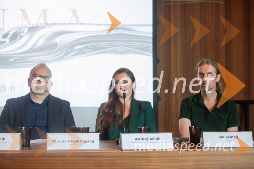 mag. Aleš Drenik, vodja programa resne glasbe, opere in balet, Cankarjev dom;  Maruša Turjak Bogataj, violončelistka;  Andrej Jaklič, vodja gledališkega in sodobnoplesnega programa CDPredstavitev sezone 2025/26 v Cankarjevem domu, novinarska konferenca