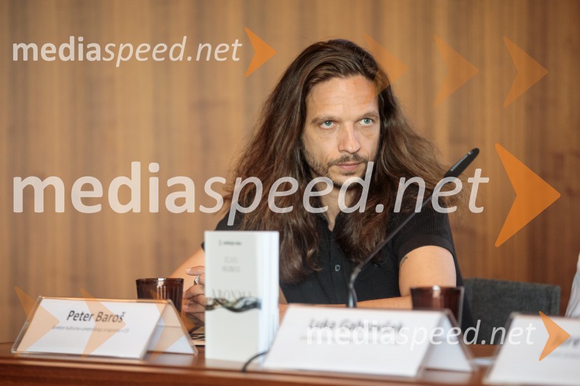  Peter Baroš, direktor kulturno-umetniškega programa Cankarjevega domaPredstavitev sezone 2025/26 v Cankarjevem domu, novinarska konferenca