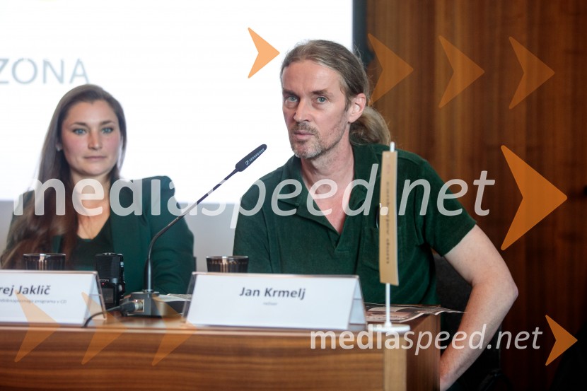  Maruša Turjak Bogataj, violončelistka;  Andrej Jaklič, vodja gledališkega in sodobnoplesnega programa CDPredstavitev sezone 2025/26 v Cankarjevem domu, novinarska konferenca