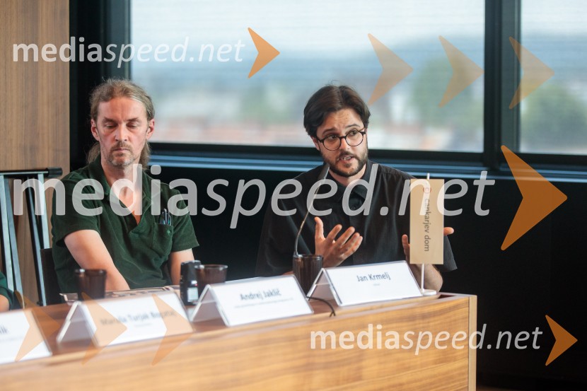  Andrej Jaklič, vodja gledališkega in sodobnoplesnega programa CD;  Jan Krmelj, režiserPredstavitev sezone 2025/26 v Cankarjevem domu, novinarska konferenca