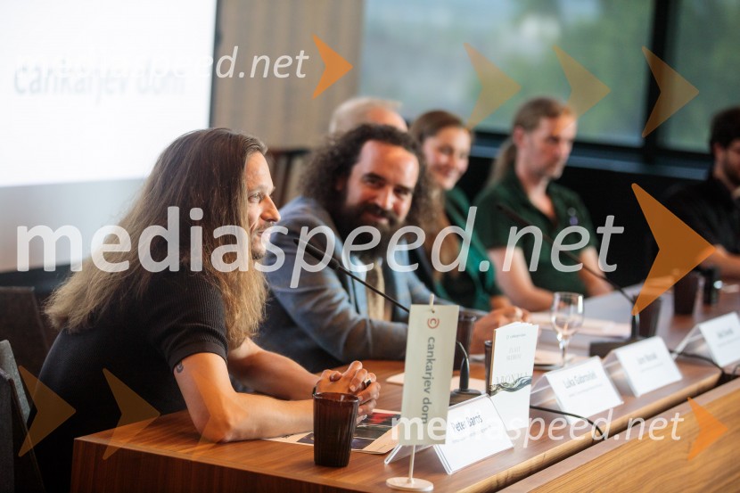  Peter Baroš, direktor kulturno-umetniškega programa Cankarjevega doma;   Jure Novak, generalni direktor, Cankarjev domPredstavitev sezone 2025/26 v Cankarjevem domu, novinarska konferenca