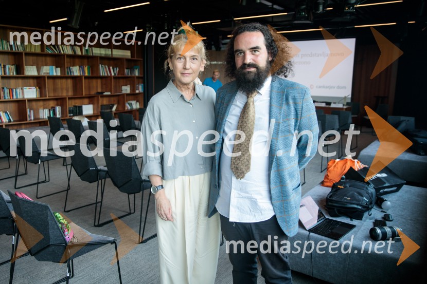  Barbara Hieng Samobor, direktorica in umetniška vodja MGL;   Jure Novak, generalni direktor, Cankarjev domPredstavitev sezone 2025/26 v Cankarjevem domu, novinarska konferenca