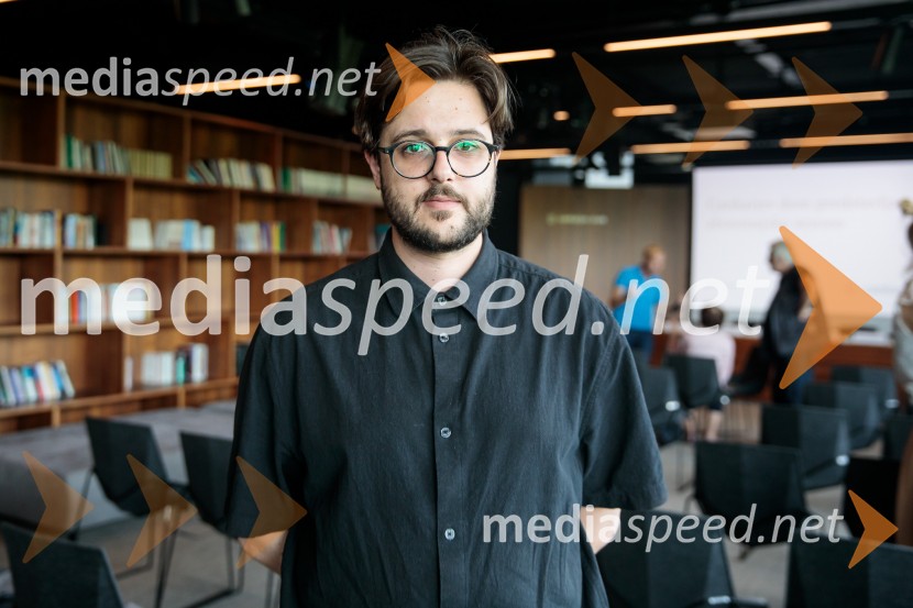  Jan Krmelj, režiserPredstavitev sezone 2025/26 v Cankarjevem domu, novinarska konferenca