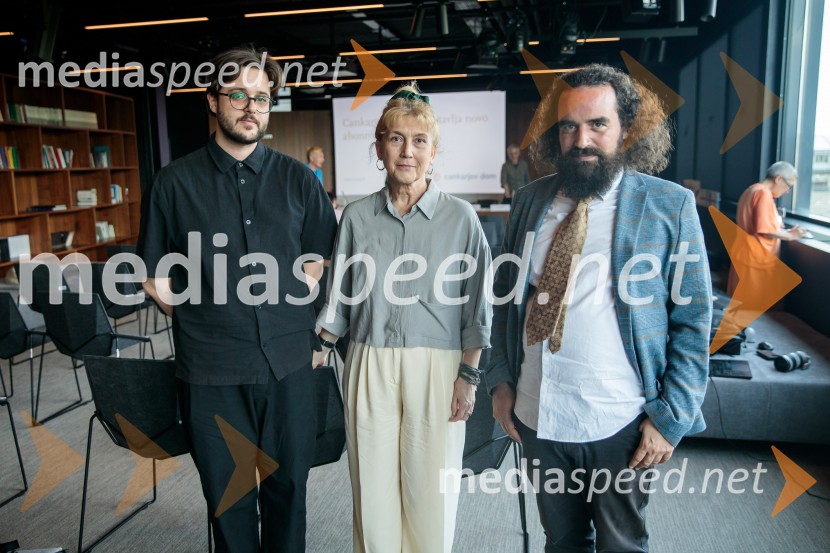  Jan Krmelj, režiser;  Barbara Hieng Samobor, direktorica in umetniška vodja MGL;   Jure Novak, generalni direktor, Cankarjev domPredstavitev sezone 2025/26 v Cankarjevem domu, novinarska konferenca