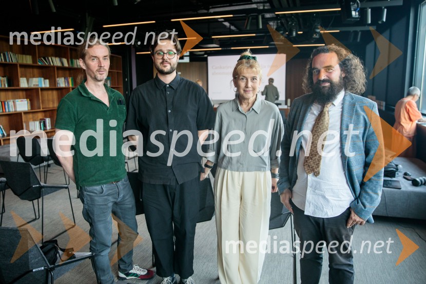  Andrej Jaklič, vodja gledališkega in sodobnoplesnega programa CD;  Jan Krmelj, režiser;  Barbara Hieng Samobor, direktorica in umetniška vodja MGL;   Jure Novak, generalni direktor, Cankarjev domPredstavitev sezone 2025/26 v Cankarjevem domu, novinarska konferenca