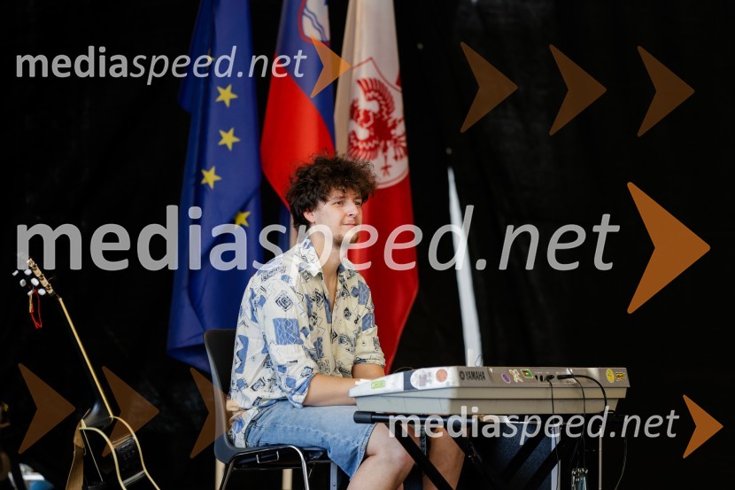  Urh Mlakar, Um in Kuna, Skova in skovani, glasbenik in animatorTradicionalni sprejem kranjskih odličnjakov in prebojnikov 2025