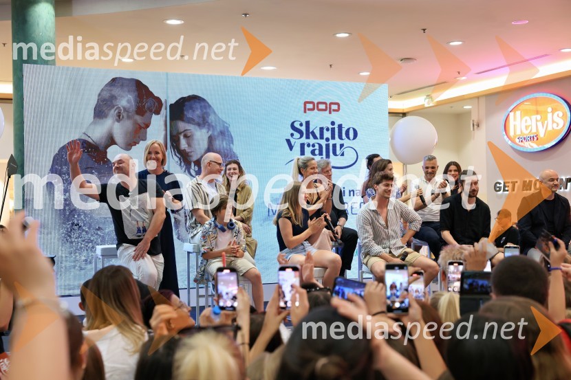 Igralci serije Skrito v raju navdušili v mariborskem Europarku