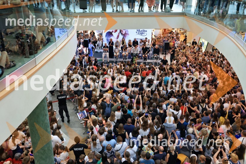 Igralci serije Skrito v raju navdušili v mariborskem Europarku