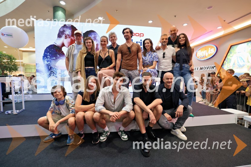 Igralci serije Skrito v raju navdušili v mariborskem Europarku