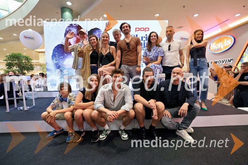 Igralci serije Skrito v raju navdušili v mariborskem Europarku