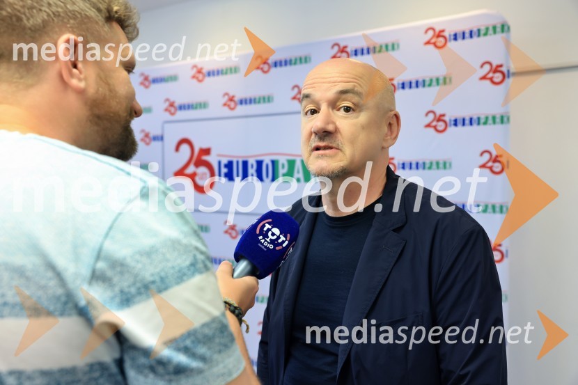  Alen Šalinović, hrvaški igralecIgralci serije Skrito v raju navdušili v mariborskem Europarku