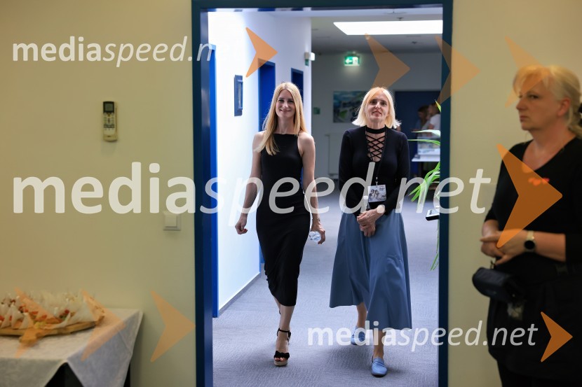  ... ;  Irena Pavčič, direktorica, IPPRIgralci serije Skrito v raju navdušili v mariborskem Europarku