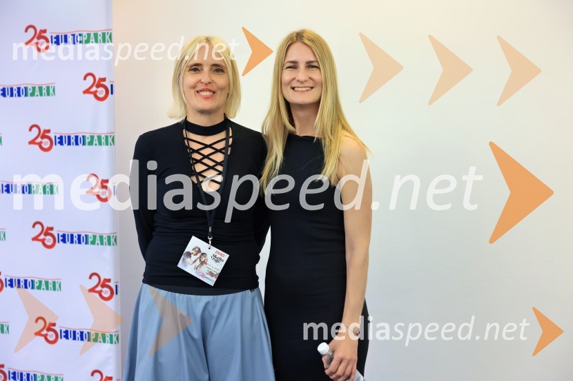  Irena Pavčič, direktorica, IPPR;  ... Igralci serije Skrito v raju navdušili v mariborskem Europarku