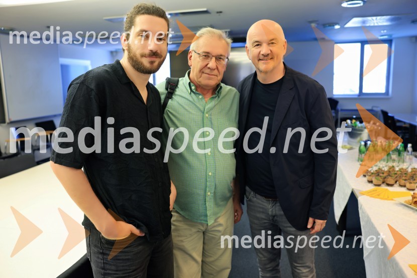  Matino Antunović, hrvaški igralec;  Aleš Valič, igralec;  Alen Šalinović, hrvaški igralecIgralci serije Skrito v raju navdušili v mariborskem Europarku