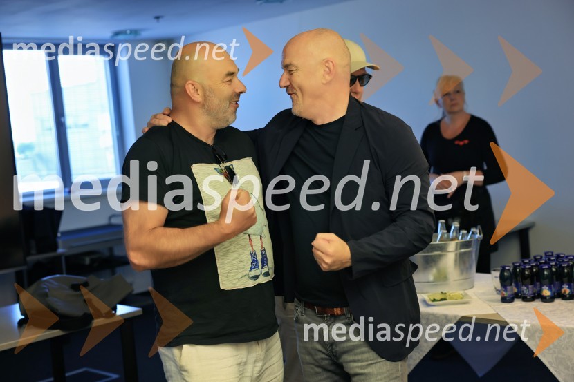  Gaber K. Trseglav, igralec;  Alen Šalinović, hrvaški igralecIgralci serije Skrito v raju navdušili v mariborskem Europarku