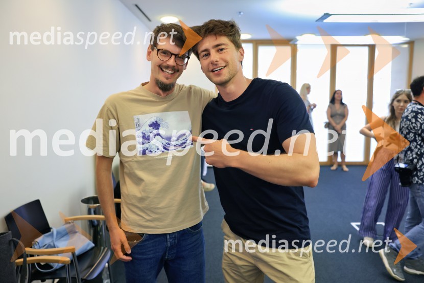  ... ;  Matej Zemljič, igralecIgralci serije Skrito v raju navdušili v mariborskem Europarku