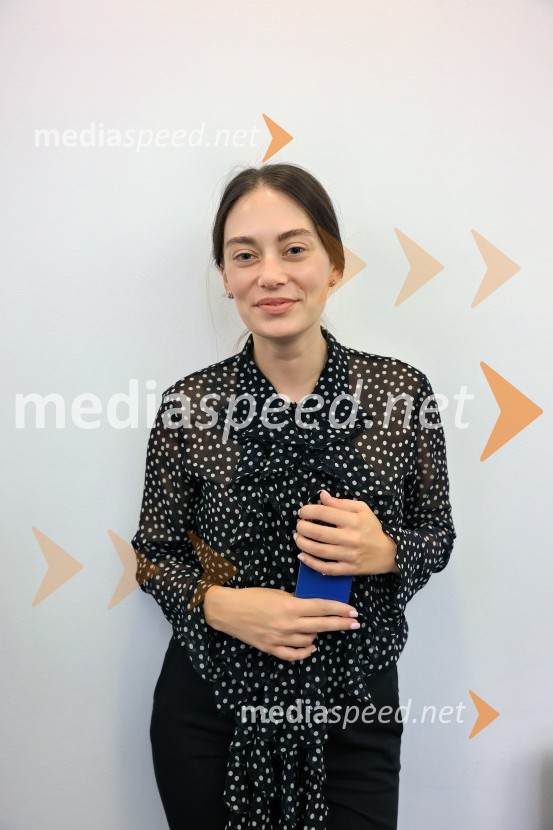 Igralci serije Skrito v raju navdušili v mariborskem Europarku