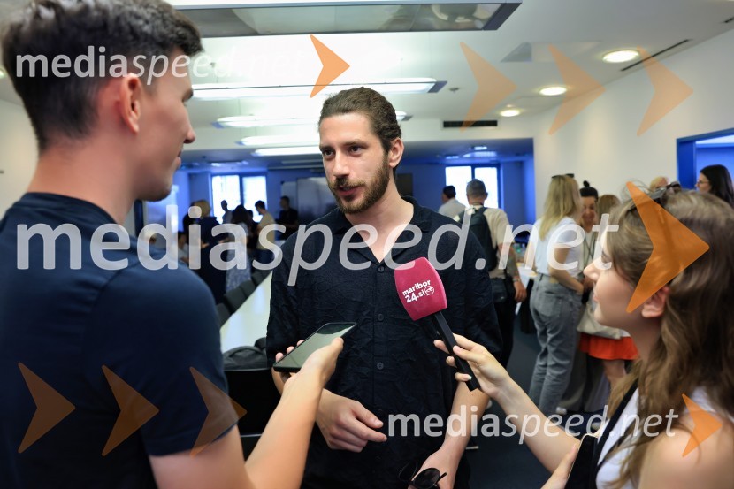  ... ;  Matino Antunović, hrvaški igralecIgralci serije Skrito v raju navdušili v mariborskem Europarku
