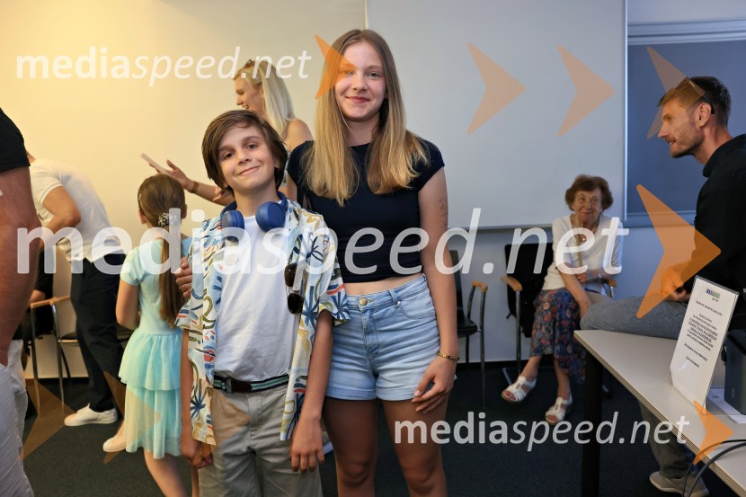  Patrik Novak;  Mei Rabič, igralkaIgralci serije Skrito v raju navdušili v mariborskem Europarku