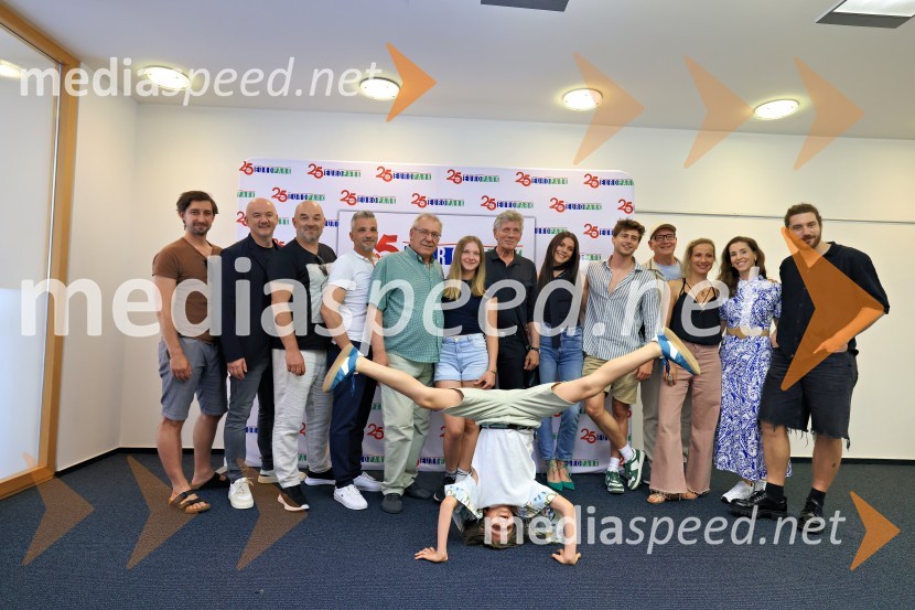 Igralci serije Skrito v raju navdušili v mariborskem Europarku