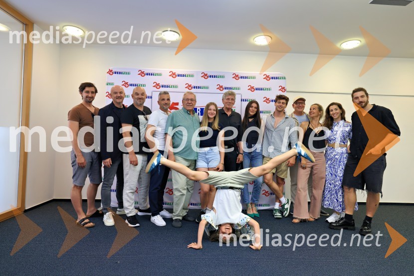 Igralci serije Skrito v raju navdušili v mariborskem Europarku