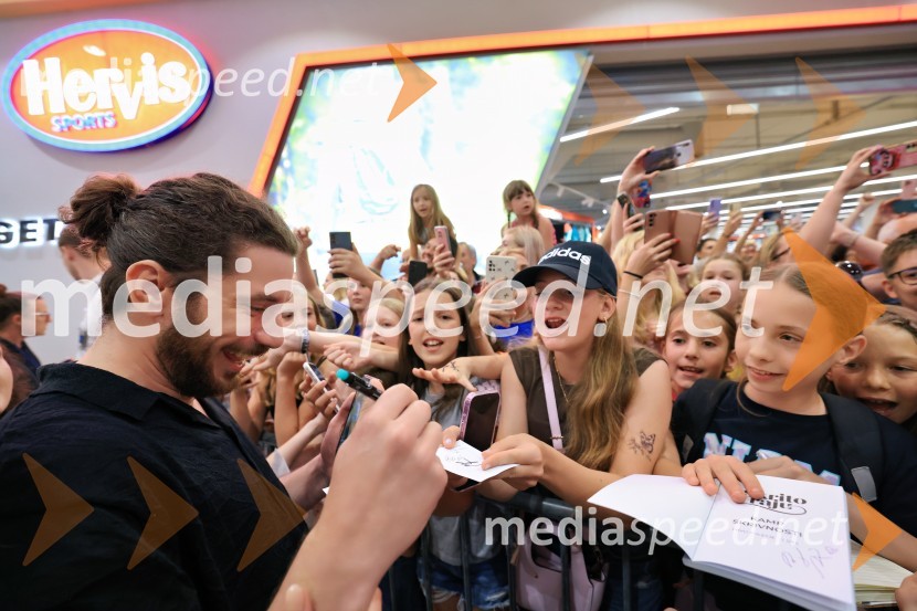  Matino Antunović, hrvaški igralecIgralci serije Skrito v raju navdušili v mariborskem Europarku