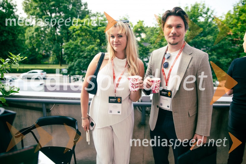   Eva Peserl, novinarka, Marketing Magazin;  Sebastjan Hočevar12. Diggit - konferenca o prihodnosti