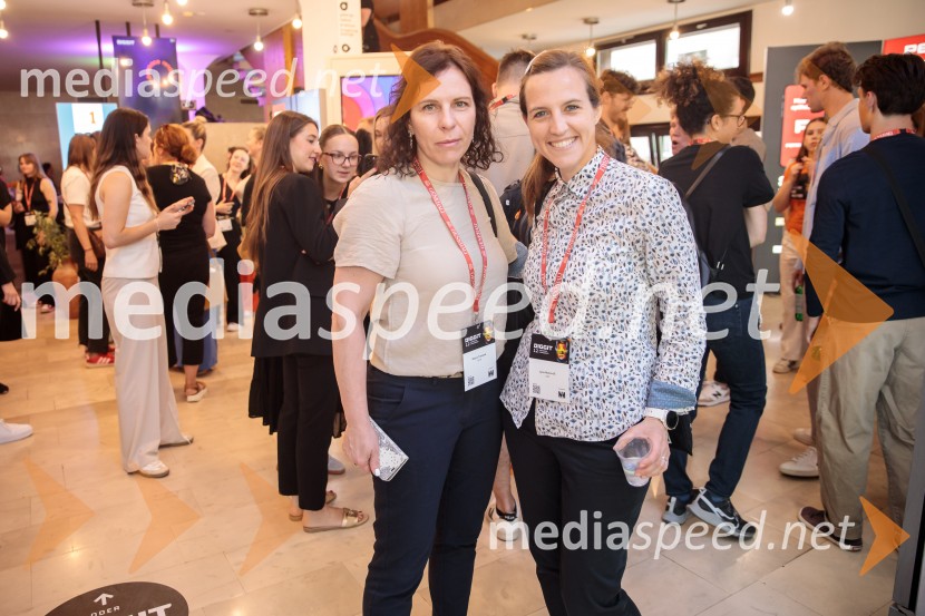  Mojca Trampuš,  vodja marketinga in komuniciranja v družbi KOTO;  Janja Mahorčič, NUK12. Diggit - konferenca o prihodnosti