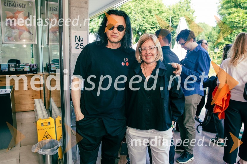  Sašo Dimitrievski, partner, Pristop;  Ariana Nina Eror, direktorica, Marketing magazinDiggit 2025, podelitev nagrad