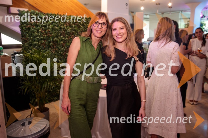  Mateja Repovž, namestnica direktorice na Marketing magazinu in direktorica DIGGIT;  Žana Žalar, vodja projektov, Marketing magazinDiggit 2025, podelitev nagrad