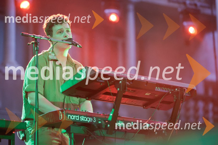  Anže Lajevec, pianist, skupina KokosyFESTIVAL 202: Joker Out, MRFY, Koala Voice, Kokosy in drugi