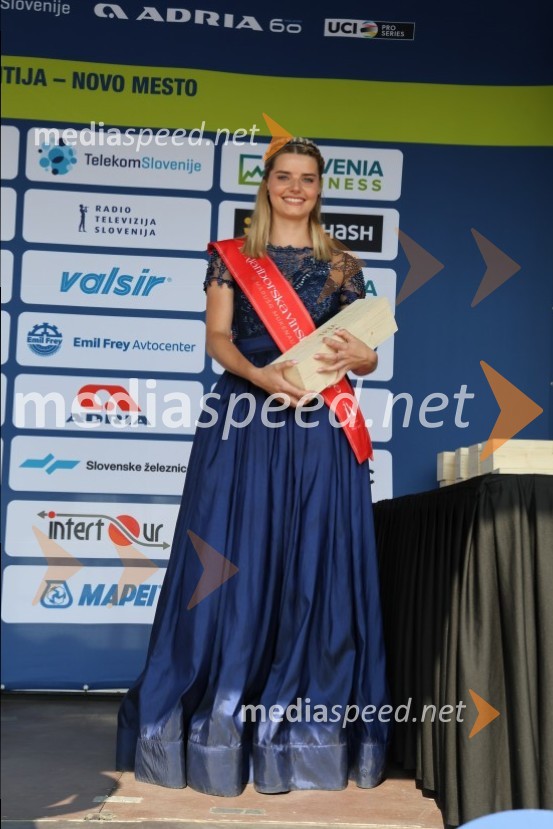  Maruša Mukenauer, Mariborska vinska kraljica 20234. etapa dirke po Sloveniji štartala na Lentu