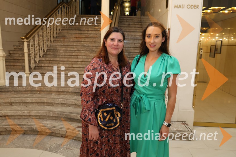  Teja Pelko, novinarka;  Gaja Višnar, igralka60. Borštnikovo srečanje, slavnostna otvoritev s predstavo Lapis Lazuli