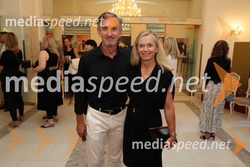  Marko Lukić, lastnik in direktor družbe Lumar IG;  Alenka  Lukić, prof. za oblikovanje na Srednji šoli za oblikovanje MB60. Borštnikovo srečanje, slavnostna otvoritev s predstavo Lapis Lazuli