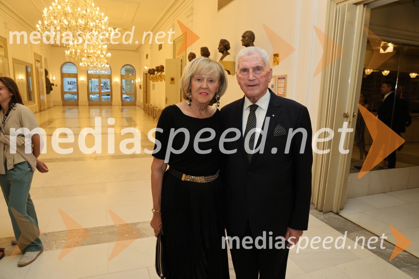  Edita Benko Toplak; prof. dr. Ludvik Toplak,  predsednik Alma Mater Europaea, nekdanji rektor UM60. Borštnikovo srečanje, slavnostna otvoritev s predstavo Lapis Lazuli