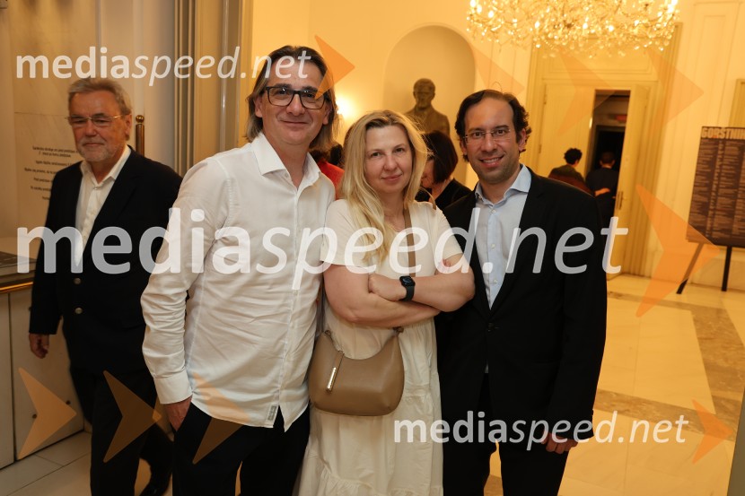  Aleksandar  Popovski, režiser, umetniški direktor Drame SNG Maribor;  Natalija Popovski;  Simon Krečič, umetniški direktor Opere SNG Maribor60. Borštnikovo srečanje, slavnostna otvoritev s predstavo Lapis Lazuli