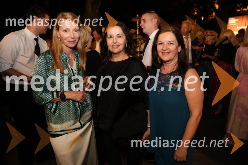  Nataša Matjašec Rošker, igralka;  Ksenija Mišič, igralka;  ... 60. Borštnikovo srečanje, slavnostna otvoritev s predstavo Lapis Lazuli