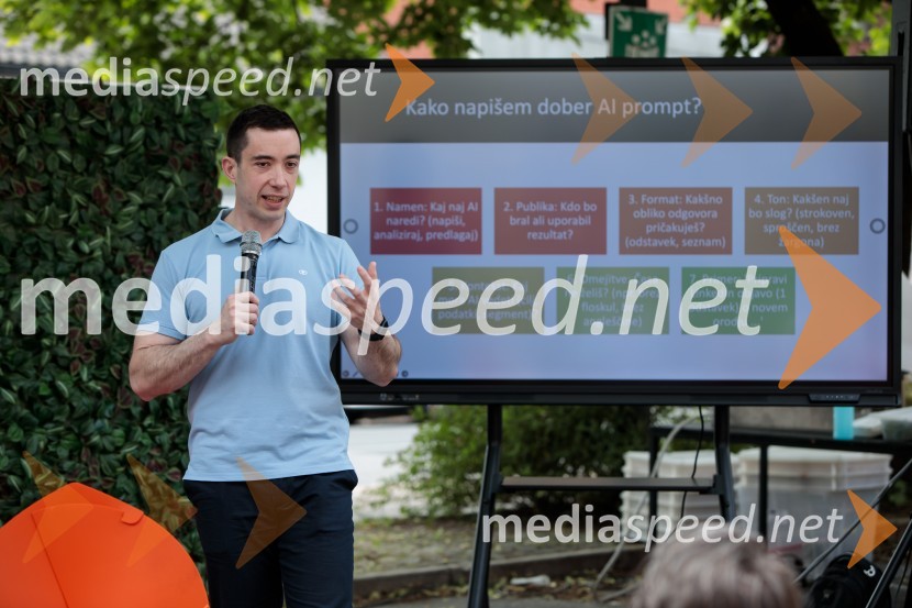  Daniel Fazlić, direktor digitalnega razvoja, Bloomberg Adria12. Diggit - konferenca o prihodnosti